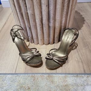 Le Chateau Gold high heel shoes